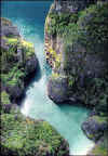 phiphi2.jpg (42861 octets)